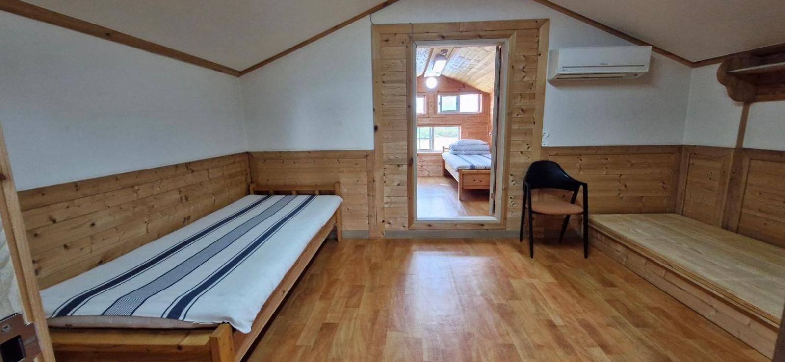 Tree House Guesthouse Jeju Ngoại thất bức ảnh